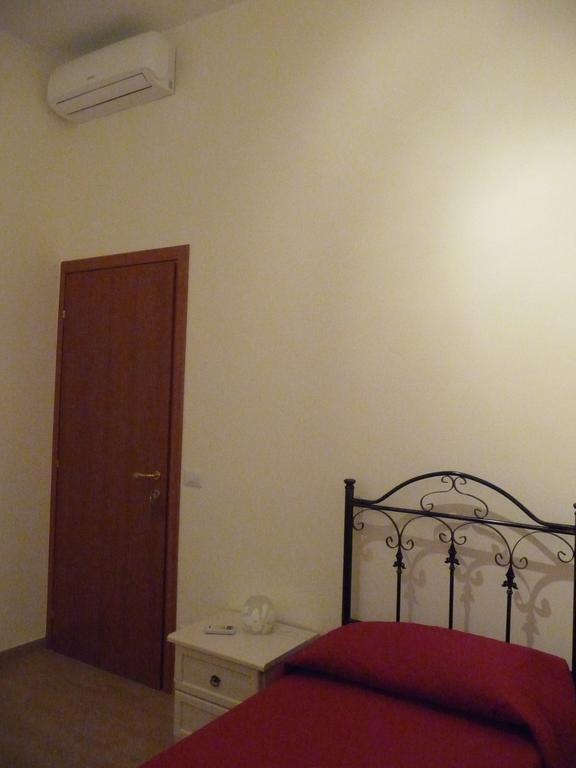Bed and Breakfast Le Due Nicchie Матера Номер фото